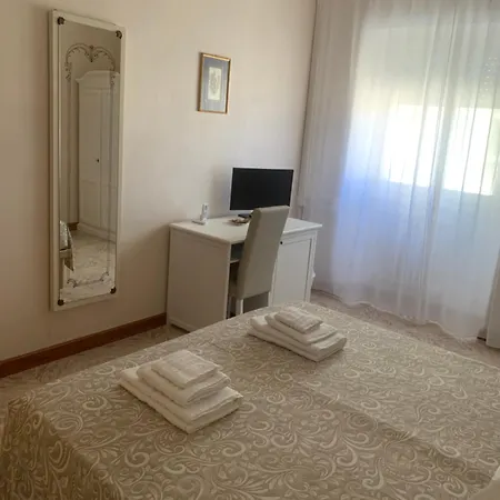 Porta Napoli Πανσιόν