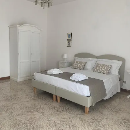 Porta Napoli 3*