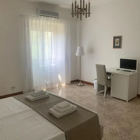 Guest house Porta Napoli 3*