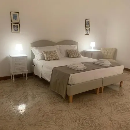 Guest house Porta Napoli 3*