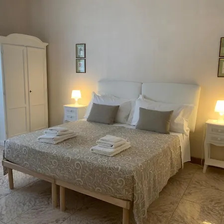 Porta Napoli Guest house *