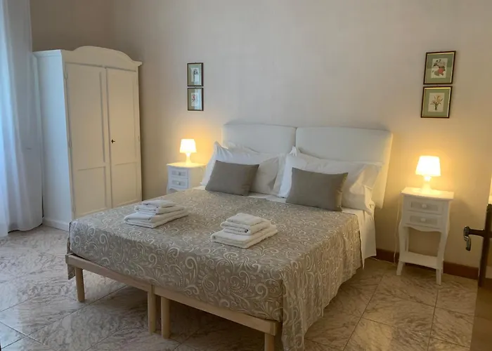 Porta Napoli בית הארחה 3*